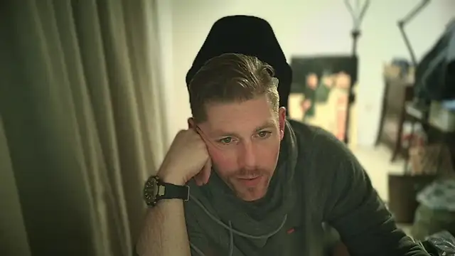 Snapshot of Rock_Pierce chatting on 02-10-25, 11:36 Rock Pierce online show from 02-10-25, 11:36