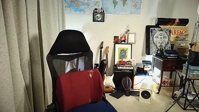 Snapshot of Rock_Pierce chatting on 10-05-25, 04:11 Rock Pierce online show from 10-05-25, 04:11