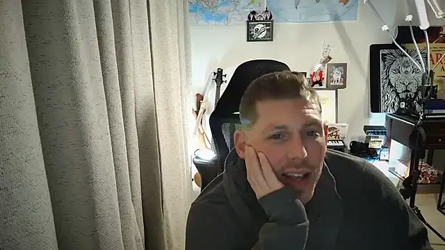 Snapshot of Rock_Pierce chatting on 10-10-25, 03:49 Rock Pierce online show from 10-10-25, 03:49