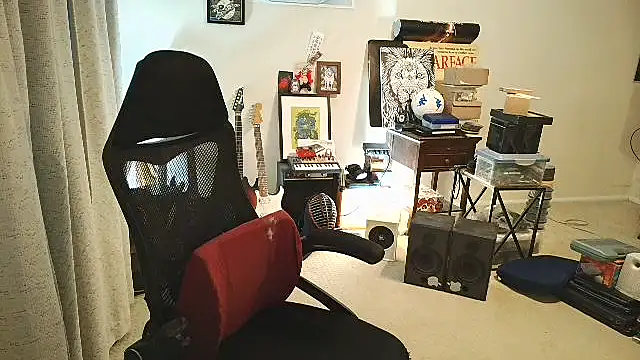 Snapshot of Rock_Pierce chatting on 10-18-25, 11:11 Rock Pierce online show from 10-18-25, 11:11