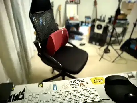 Snapshot of Rock_Pierce chatting on 11-04-25, 11:20 Rock Pierce online show from 11-04-25, 11:20