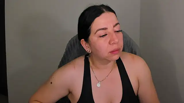 Im coco online show from 10-10-25, 02:10