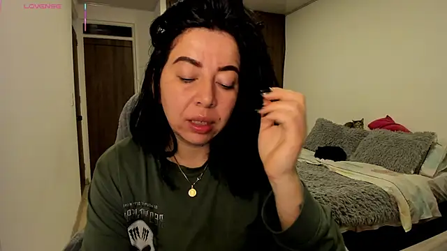 Snapshot of Im_coco chatting on 02-14-26, 01:46 Im coco online show from 02-14-26, 01:46