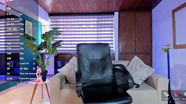 IsabellaaJoness online show from 10-08-25, 12:36