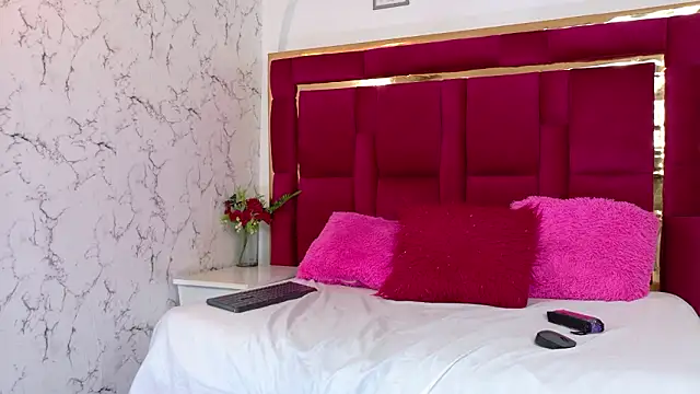 Snapshot of CoralHarrinson chatting on 02-12-26, 08:15 CoralHarrinson online show from 02-12-26, 08:15