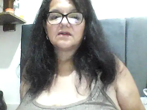 Snapshot of kassandra02 chatting on 10-09-25, 02:53 kassandra02 online show from 10-09-25, 02:53