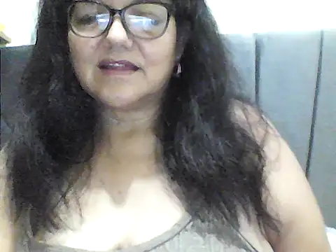Snapshot of kassandra02 chatting on 10-10-25, 02:05 kassandra02 online show from 10-10-25, 02:05