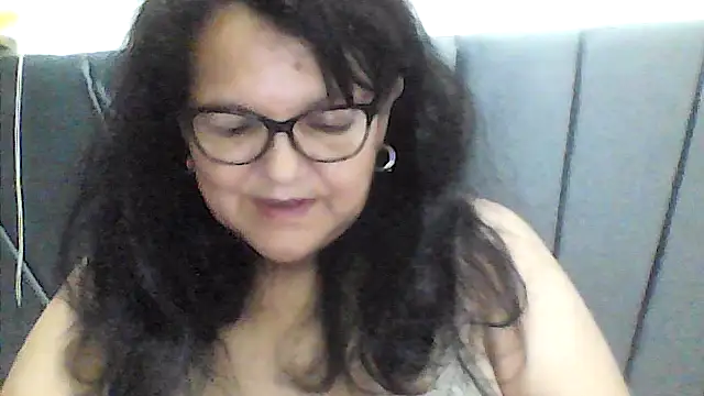 Snapshot of kassandra02 chatting on 10-23-25, 03:39 kassandra02 online show from 10-23-25, 03:39
