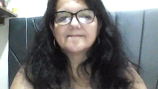 Snapshot of kassandra02 chatting on 10-25-25, 03:03 kassandra02 online show from 10-25-25, 03:03