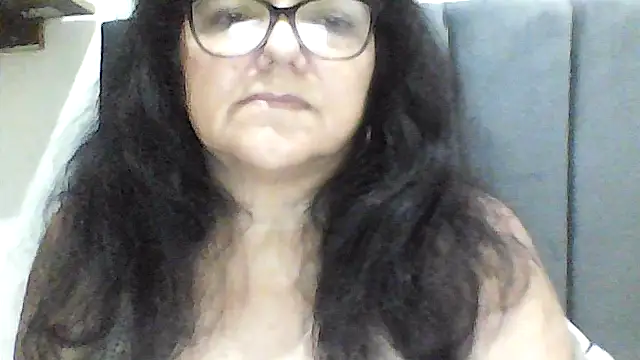 Snapshot of kassandra02 chatting on 10-27-25, 02:26 kassandra02 online show from 10-27-25, 02:26