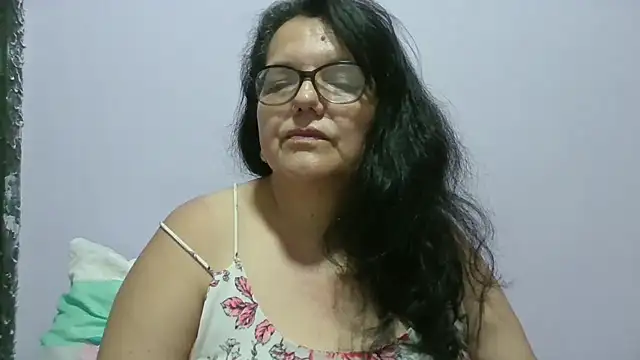 Snapshot of kassandra02 chatting on 05-09-26, 03:01 kassandra02 online show from 05-09-26, 03:01