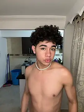 DavidfullOFlove online show from 02-05-26, 01:32