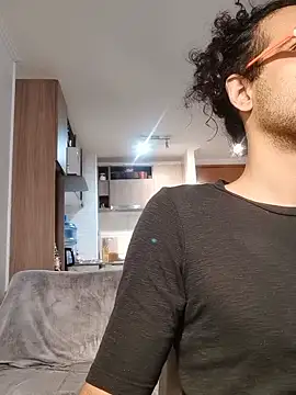 Redfloweer1 online show from 12-18-24, 10:02