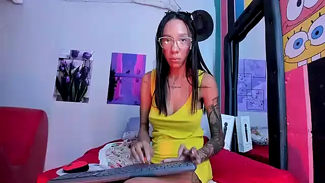 Snapshot of Laizasamantha2 chatting on 01-10-25, 04:41 Laizasamantha2 online show from 01-10-25, 04:41