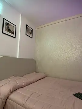 ValeryR  online show from 03-18-26, 08:56