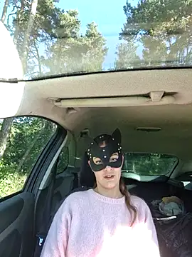 Snapshot of LoLa-69-X chatting on 09-27-25, 08:08 LoLa-69-X online show from 09-27-25, 08:08