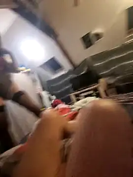 Snapshot of LoLa-69-X chatting on 10-07-25, 11:40 LoLa-69-X online show from 10-07-25, 11:40