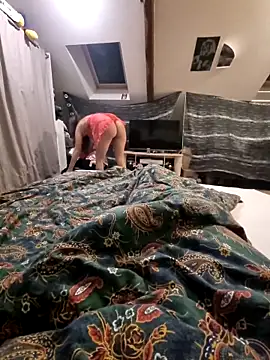 Snapshot of LoLa-69-X chatting on 10-16-25, 07:42 LoLa-69-X online show from 10-16-25, 07:42