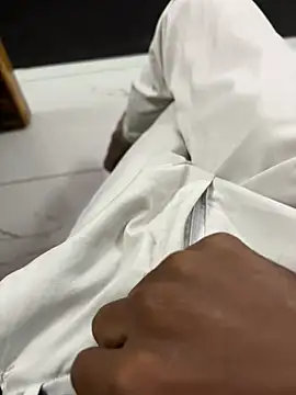 Snapshot of UrPlayboyyyyy chatting on 12-13-24, 01:44 UrPlayboyyyyy online show from 12-13-24, 01:44