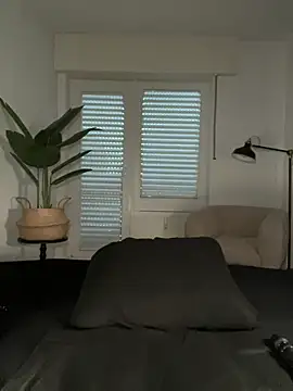 Lena Blom online show from 06-05-26, 06:35