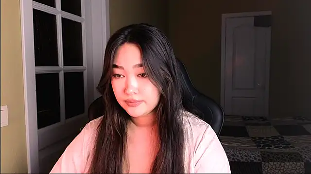 Snapshot of Erica_Wayne chatting on 02-04-25, 11:49 Erica Wayne online show from 02-04-25, 11:49