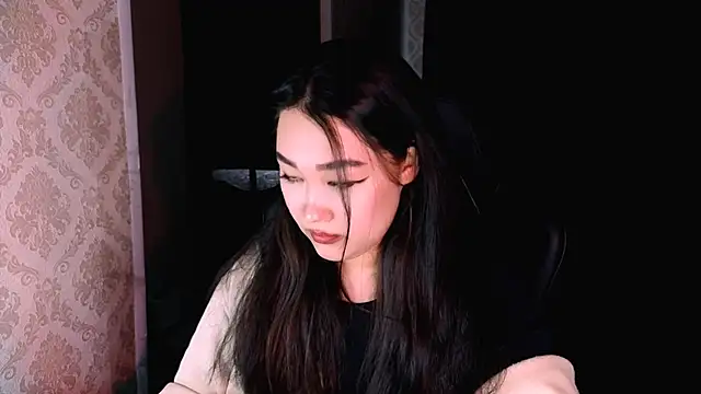 Snapshot of Erica_Wayne chatting on 10-30-25, 09:44 Erica Wayne online show from 10-30-25, 09:44