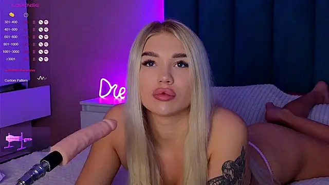 DreamPussyy online show from 03-17-25, 04:40