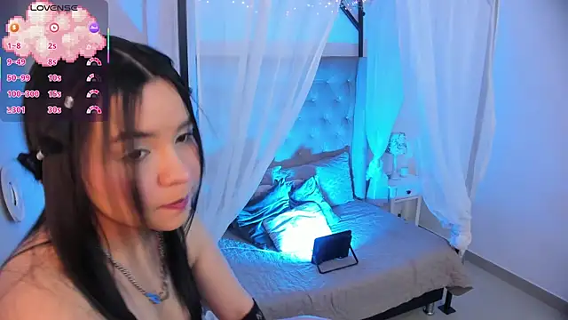 Snapshot of Hanna__Becker_ chatting on 10-03-25, 03:58 Hanna Becker online show from 10-03-25, 03:58