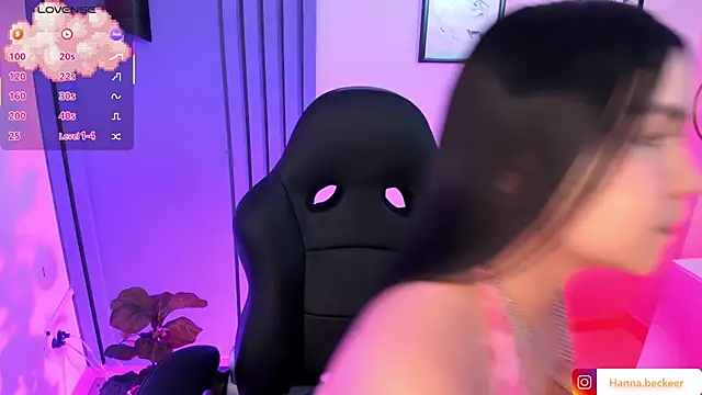 Hanna  Becker  online show from 05-07-26, 02:17
