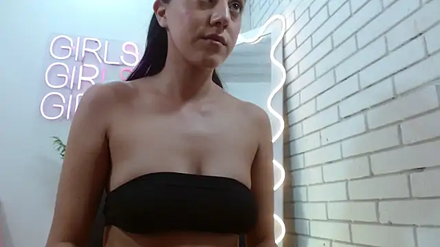 Snapshot of Pia_tay chatting on 09-22-25, 03:30 Pia tay online show from 09-22-25, 03:30