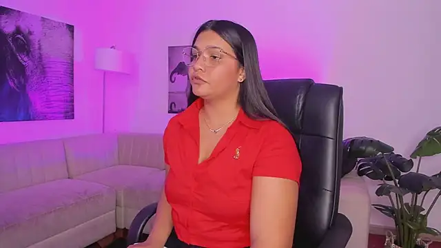 Snapshot of alaia7h chatting on 12-23-24, 05:17 alaia7h online show from 12-23-24, 05:17