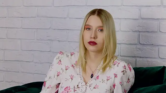 LiliLinn online show from 01-21-25, 10:41