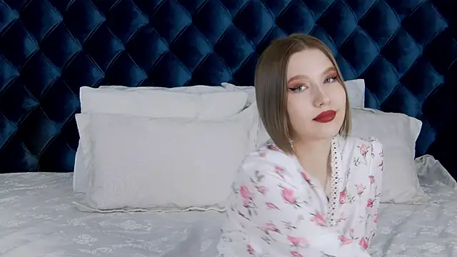 LiliLinn online show from 01-24-25, 02:19