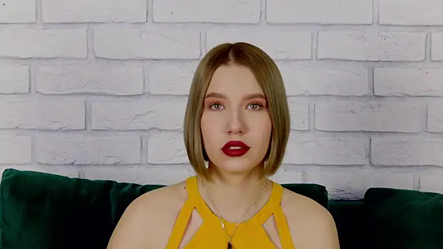 LiliLinn online show from 01-25-25, 05:07