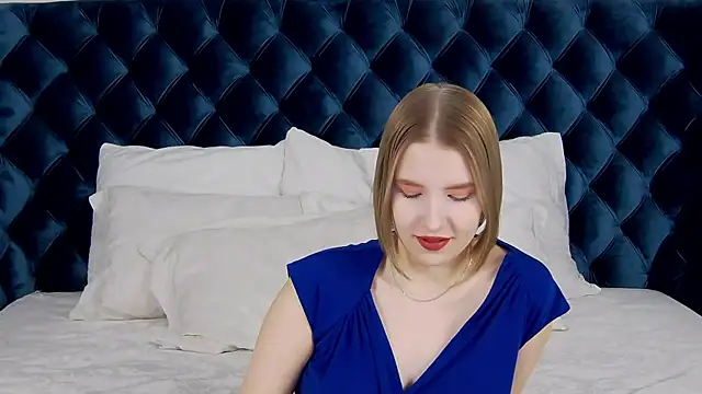 LiliLinn online show from 02-07-25, 04:37