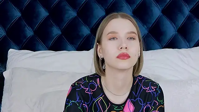 LiliLinn online show from 02-07-25, 10:50