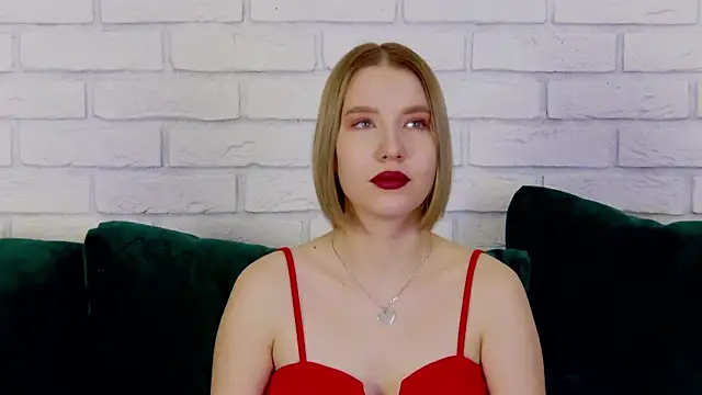 LiliLinn online show from 02-10-25, 06:20