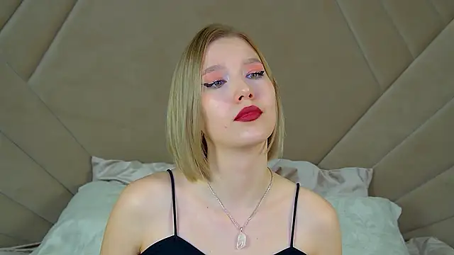 LiliLinn online show from 02-25-25, 02:44