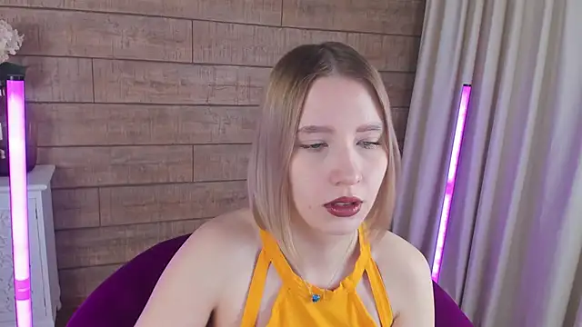 LiliLinn online show from 03-15-25, 04:57