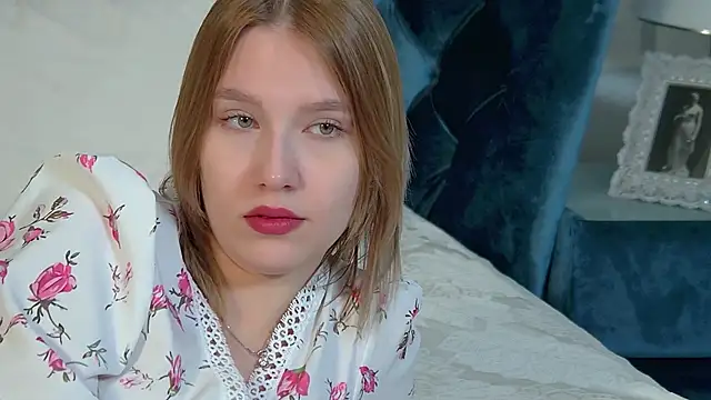 LiliLinn online show from 09-13-25, 04:23