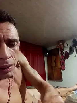 Snapshot of luiseduardomarta chatting on 11-18-25, 04:06 luiseduardomarta online show from 11-18-25, 04:06