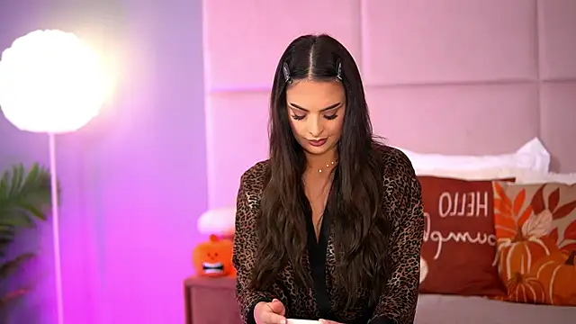 AlmaLuv online show from 10-19-25, 03:51