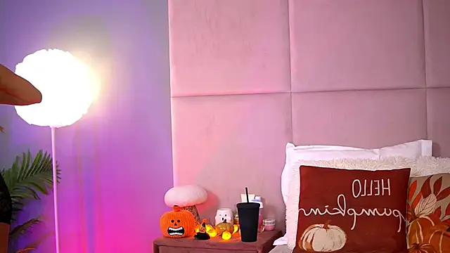 AlmaLuv online show from 10-21-25, 03:51