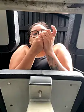 Snapshot of ElaEndez_ chatting on 10-03-25, 08:28 ElaEndez online show from 10-03-25, 08:28