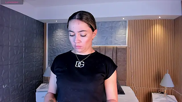 Snapshot of Alessia_Taylorr chatting on 11-06-25, 12:06 Alessia Taylorr online show from 11-06-25, 12:06