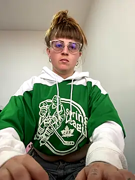 Snapshot of tekila__ chatting on 11-15-25, 07:43 tekila online show from 11-15-25, 07:43