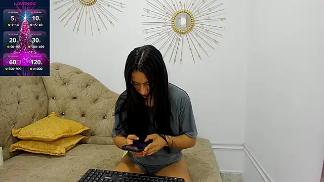 Valeria Fitness online show from 12-21-24, 04:09