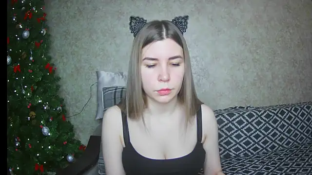 ElllaNuar online show from 01-22-25, 01:20