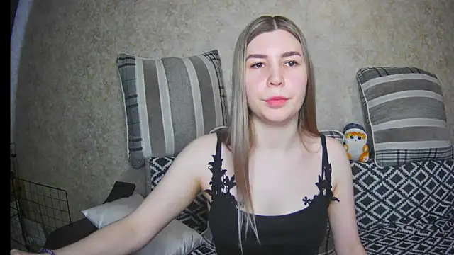 ElllaNuar online show from 03-17-25, 04:40