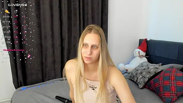 Snapshot of miissblonde chatting on 12-22-24, 06:39 miissblonde online show from 12-22-24, 06:39